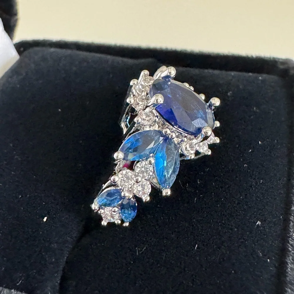 Elegant Blue & Clear Crystal Costume Cocktail Ring Silver Tone Statement Size 7